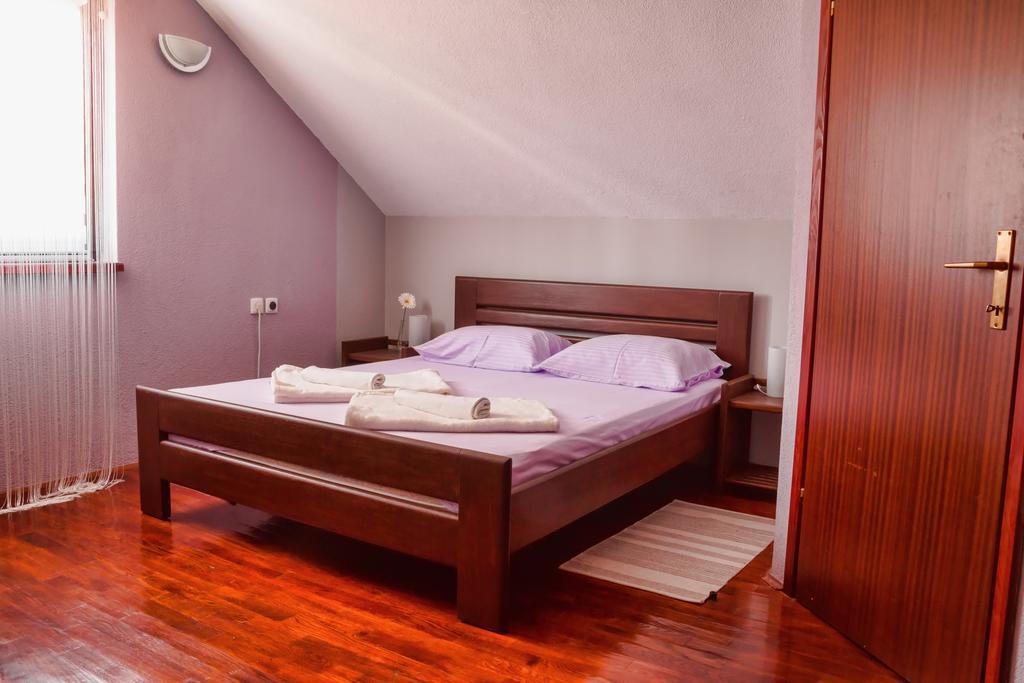 Apartments And Rooms Stefanac Slunj Rum bild