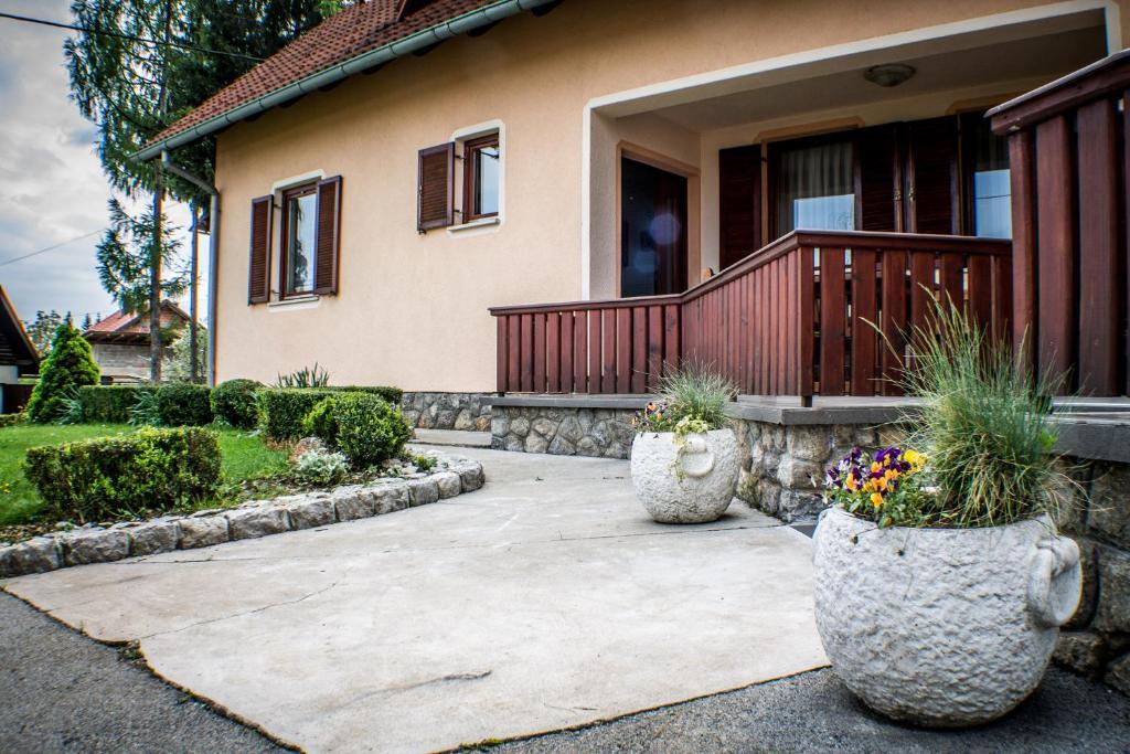 Apartments And Rooms Stefanac Slunj Rum bild